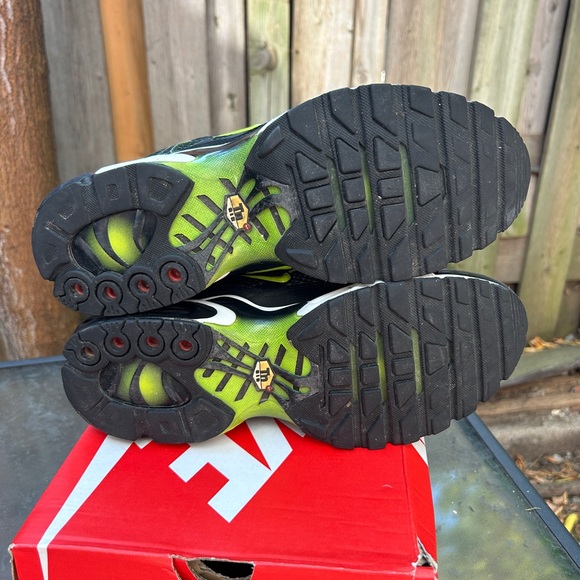 Nike Air Max Plus Black / Volt “ Paranorman “
Size 9.5 - Picture 6 of 7